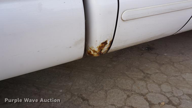 image for item DF1707 2003 Ford F350 Super Duty SuperCab pickup truck