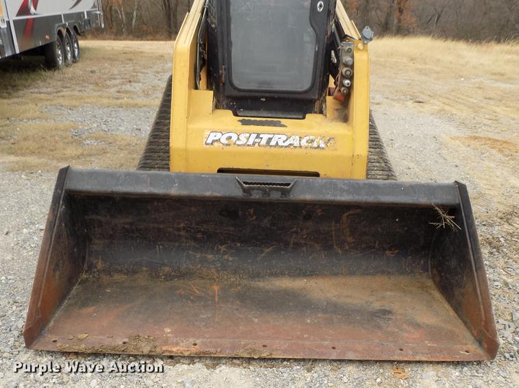 image for item DF2107 2005 ASV RC100 skid steer