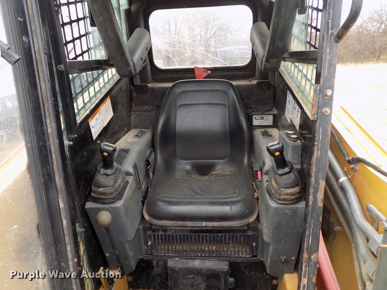 image for item DF2107 2005 ASV RC100 skid steer