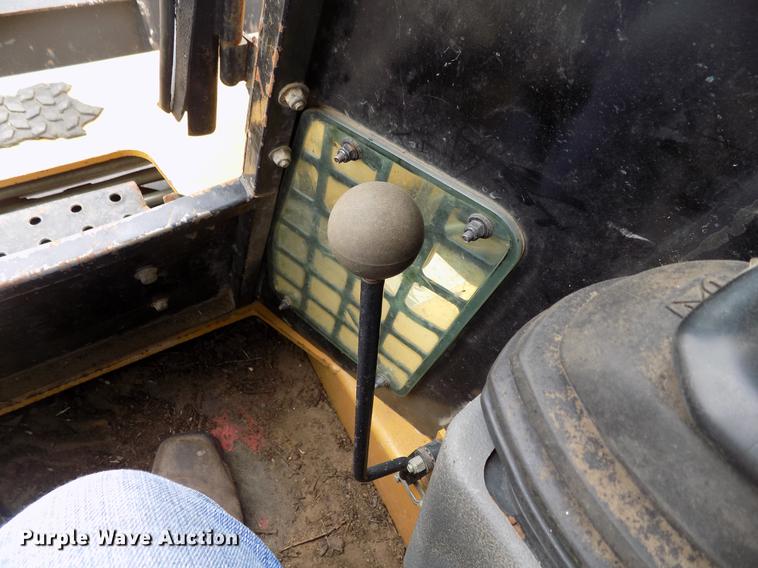 image for item DF2107 2005 ASV RC100 skid steer