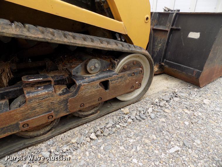 image for item DF2107 2005 ASV RC100 skid steer