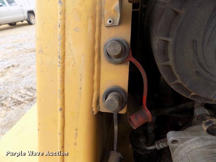 image for item DF2107 2005 ASV RC100 skid steer