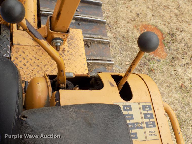 image for item DF2111 1987 Dresser TD8E dozer