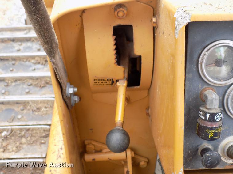 image for item DF2111 1987 Dresser TD8E dozer