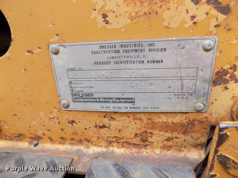 image for item DF2111 1987 Dresser TD8E dozer