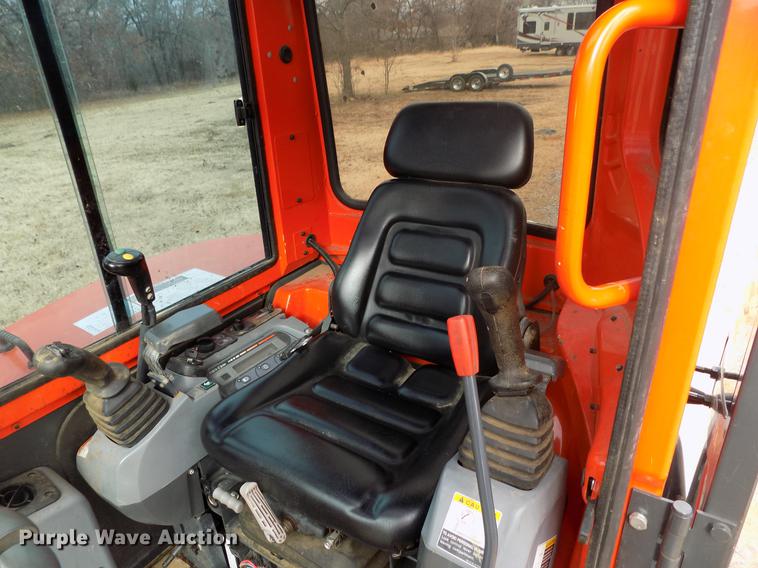 image for item DF2112 Kubota KX121-3 mini excavator