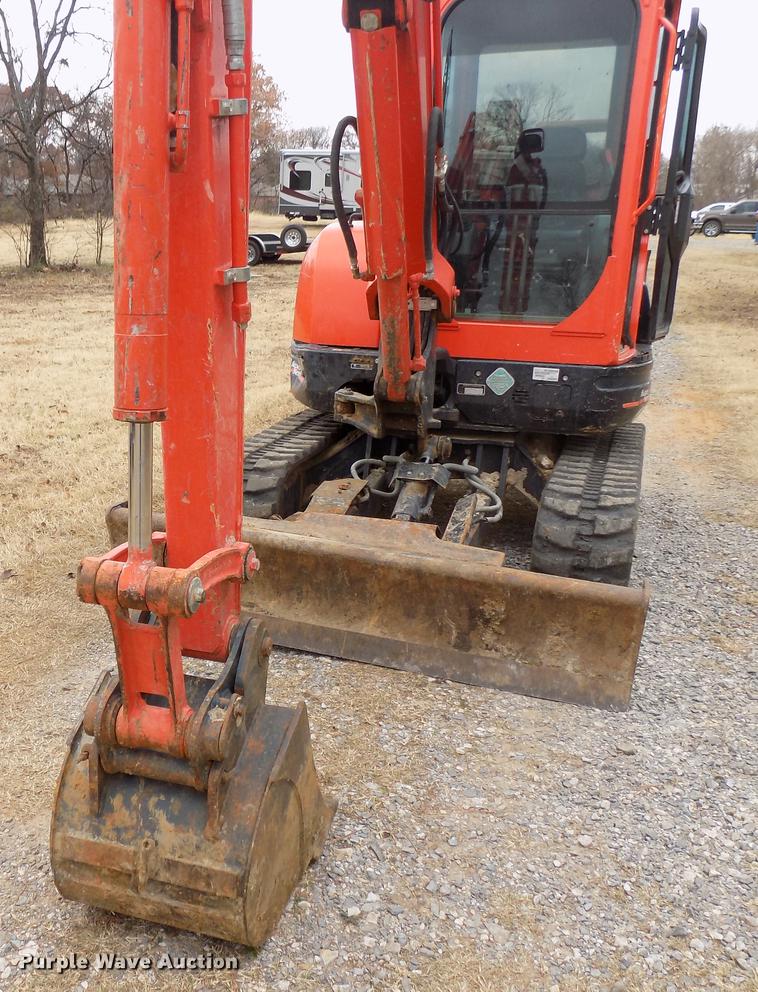 image for item DF2112 Kubota KX121-3 mini excavator