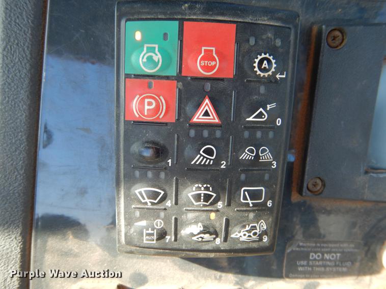 image for item DF2126 2012 John Deere 710K backhoe