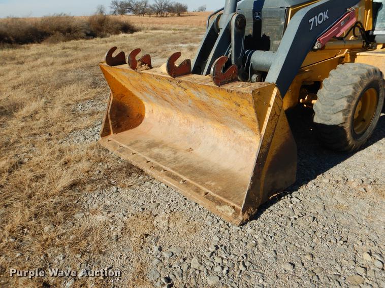 image for item DF2126 2012 John Deere 710K backhoe