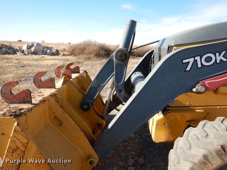 image for item DF2126 2012 John Deere 710K backhoe