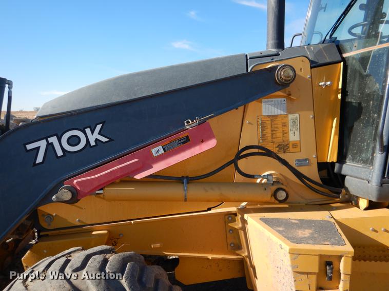 image for item DF2126 2012 John Deere 710K backhoe