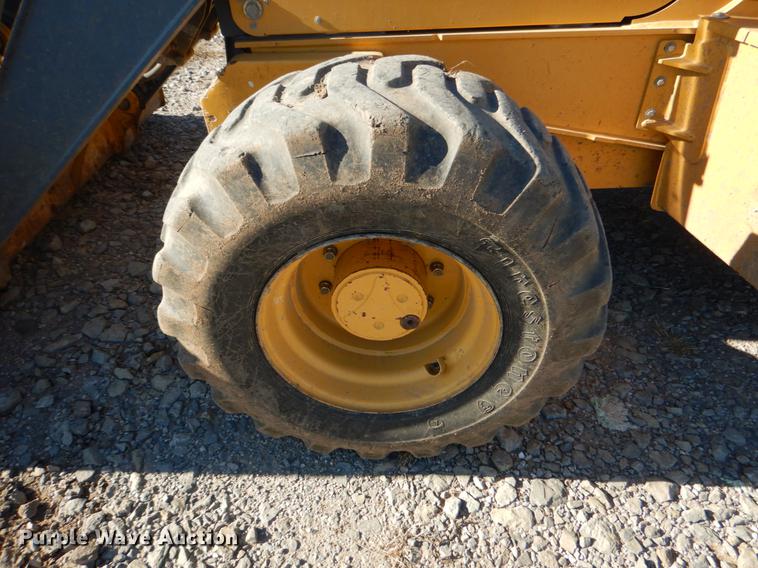 image for item DF2126 2012 John Deere 710K backhoe