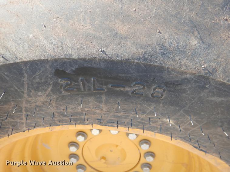 image for item DF2126 2012 John Deere 710K backhoe