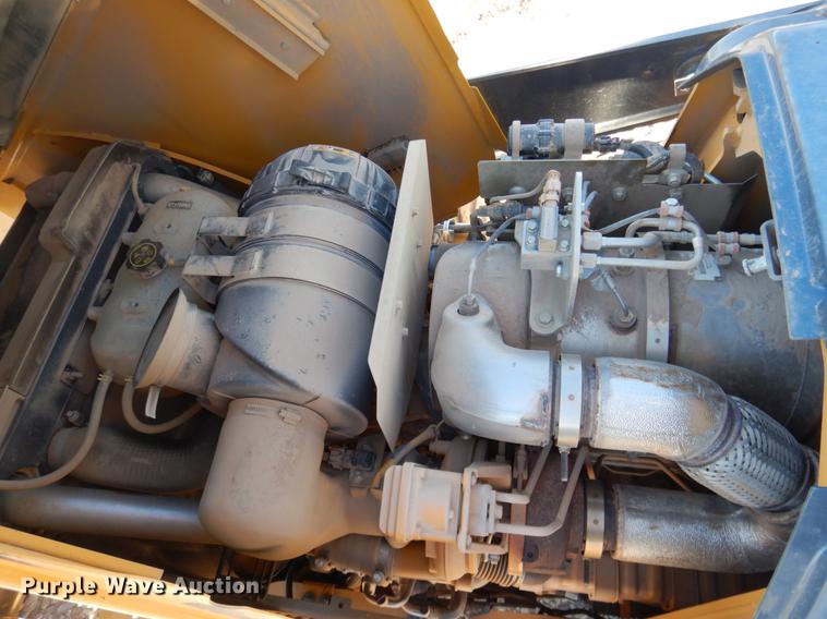 image for item DF2126 2012 John Deere 710K backhoe