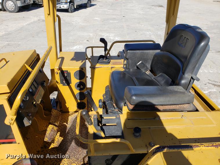 image for item DF2481 1997 Caterpillar D5C dozer