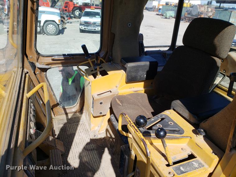 image for item DF2482 1995 Caterpillar 963B track loader