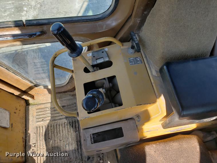 image for item DF2482 1995 Caterpillar 963B track loader