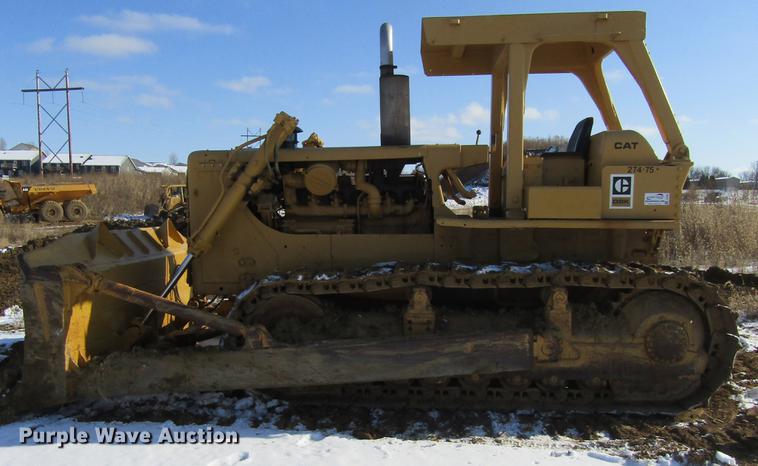 image for item DF3897 1975 Caterpillar D8K dozer