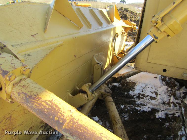 image for item DF3897 1975 Caterpillar D8K dozer