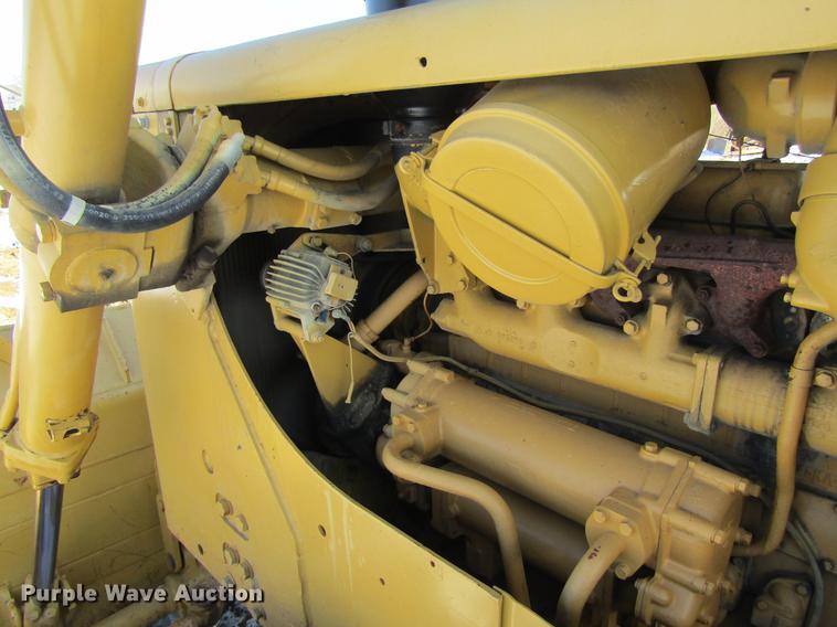 image for item DF3897 1975 Caterpillar D8K dozer