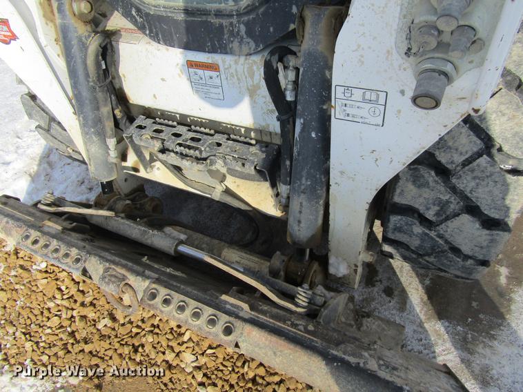 image for item DF3898 2015 Bobcat S570 skid steer