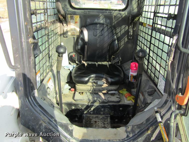 image for item DF3898 2015 Bobcat S570 skid steer