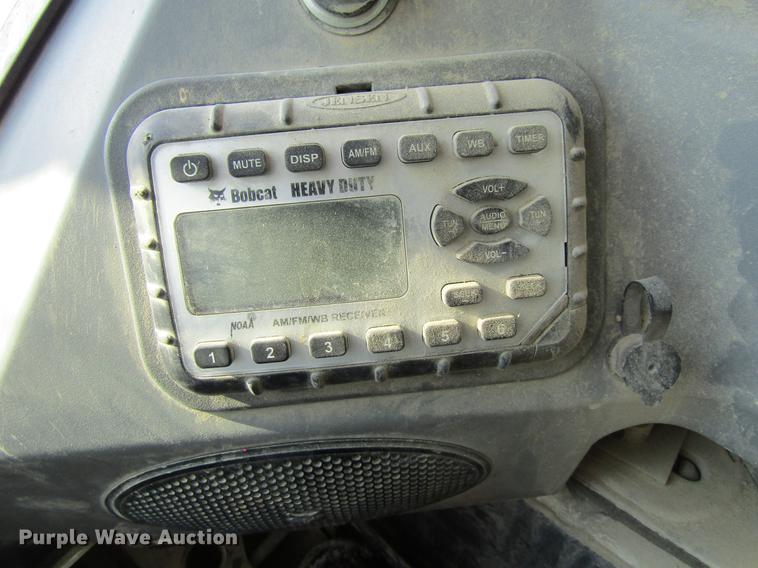 image for item DF3898 2015 Bobcat S570 skid steer