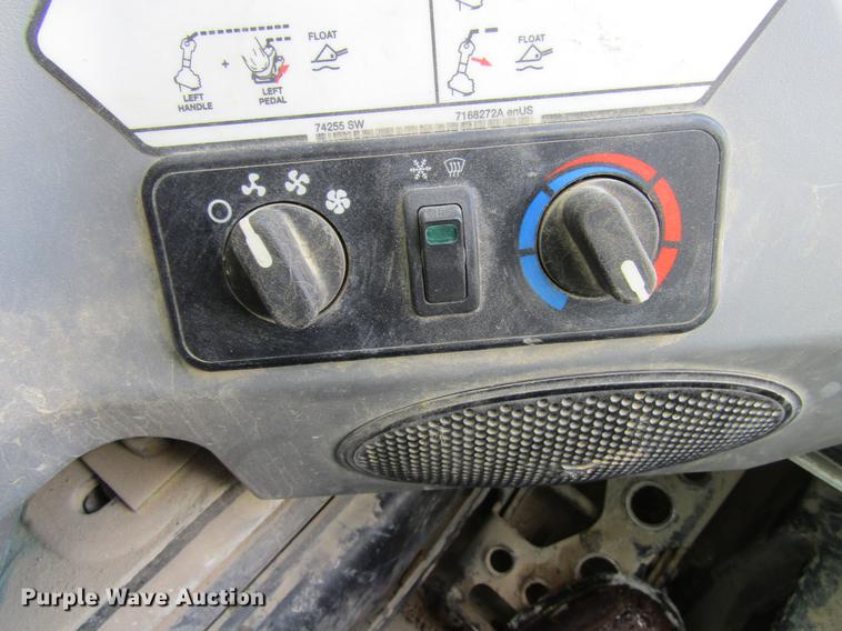 image for item DF3898 2015 Bobcat S570 skid steer