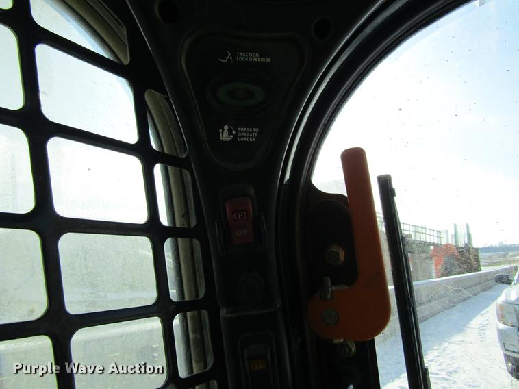 image for item DF3898 2015 Bobcat S570 skid steer