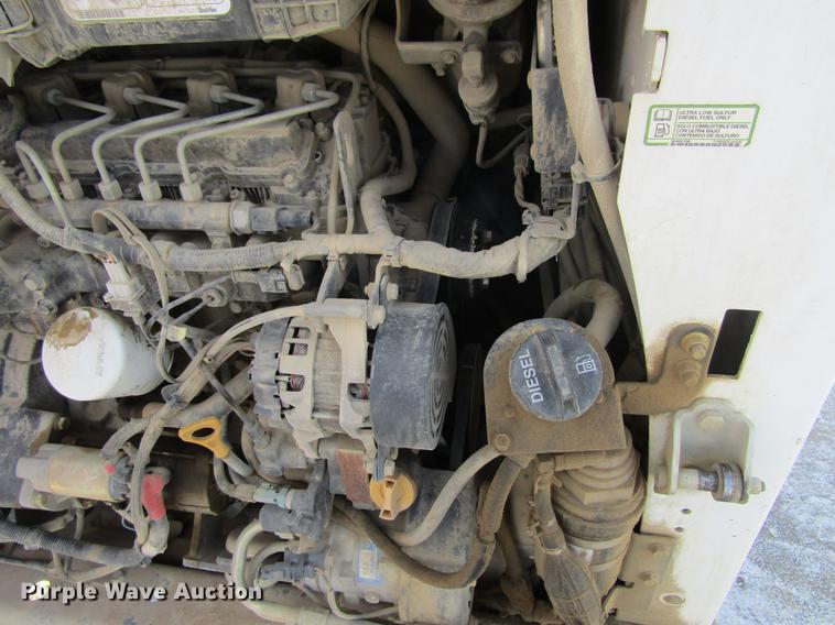 image for item DF3898 2015 Bobcat S570 skid steer