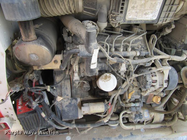 image for item DF3898 2015 Bobcat S570 skid steer