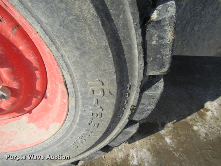 image for item DF3898 2015 Bobcat S570 skid steer