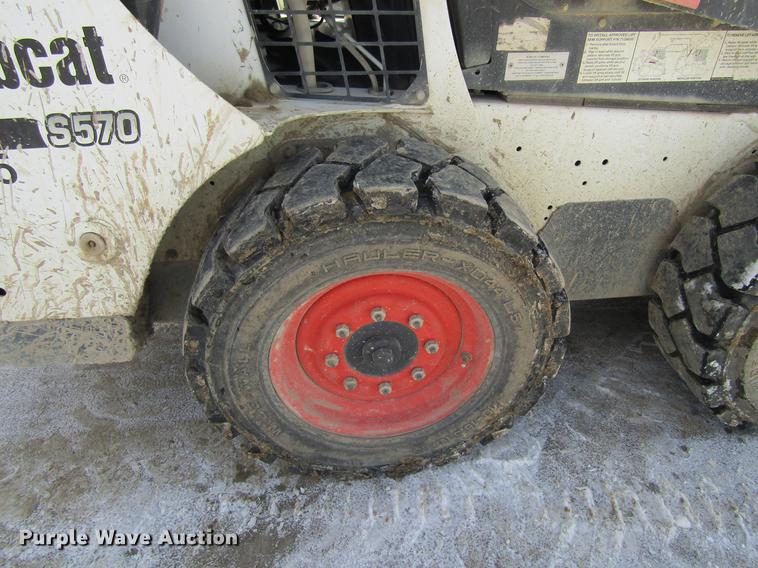 image for item DF3898 2015 Bobcat S570 skid steer