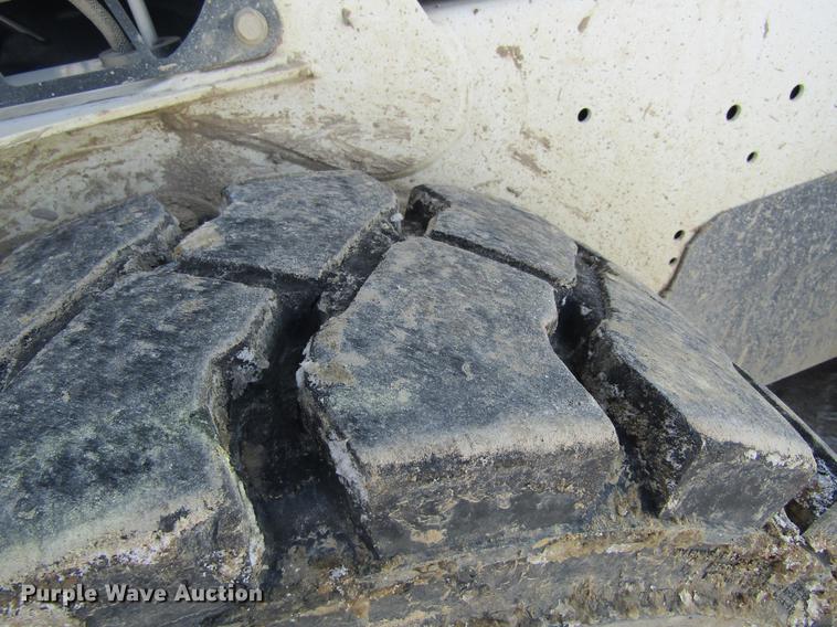 image for item DF3898 2015 Bobcat S570 skid steer