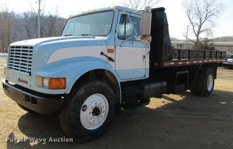 image for item DF3899 1990 International 4900 dump truck