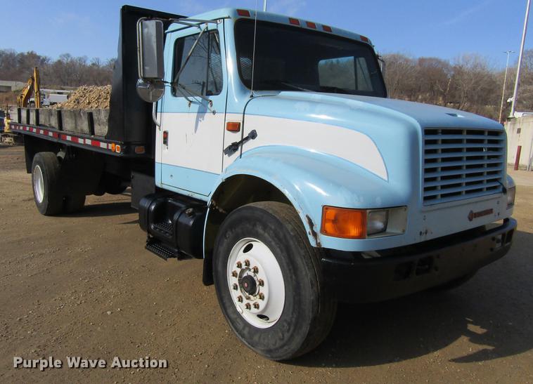 image for item DF3899 1990 International 4900 dump truck