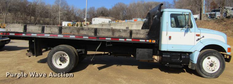 image for item DF3899 1990 International 4900 dump truck