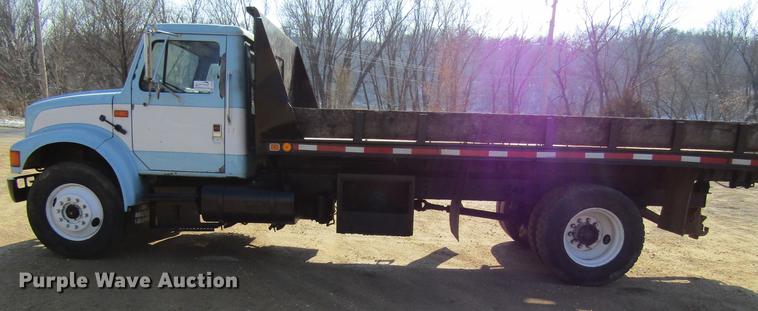 image for item DF3899 1990 International 4900 dump truck