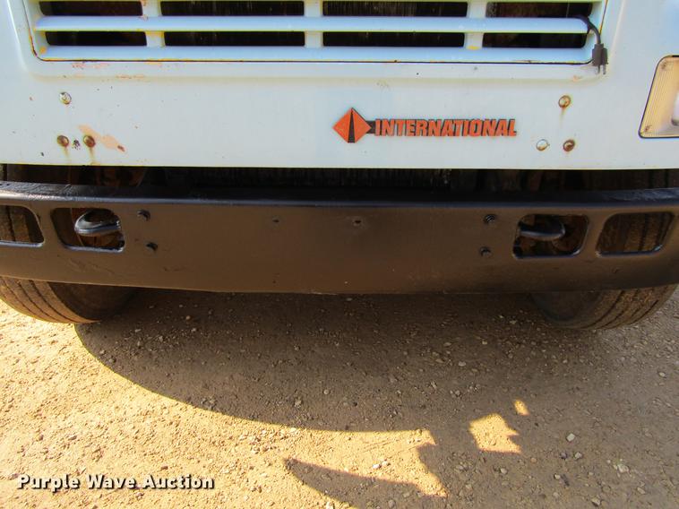 image for item DF3899 1990 International 4900 dump truck