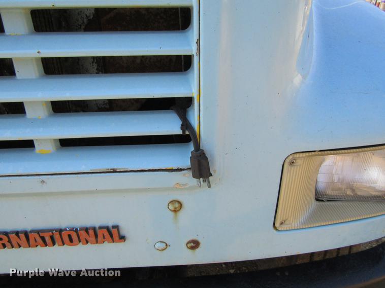 image for item DF3899 1990 International 4900 dump truck