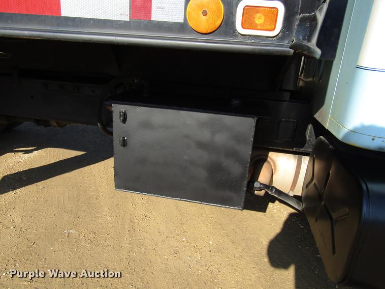 image for item DF3899 1990 International 4900 dump truck