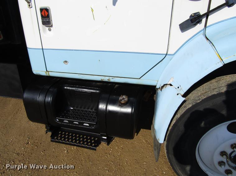 image for item DF3899 1990 International 4900 dump truck