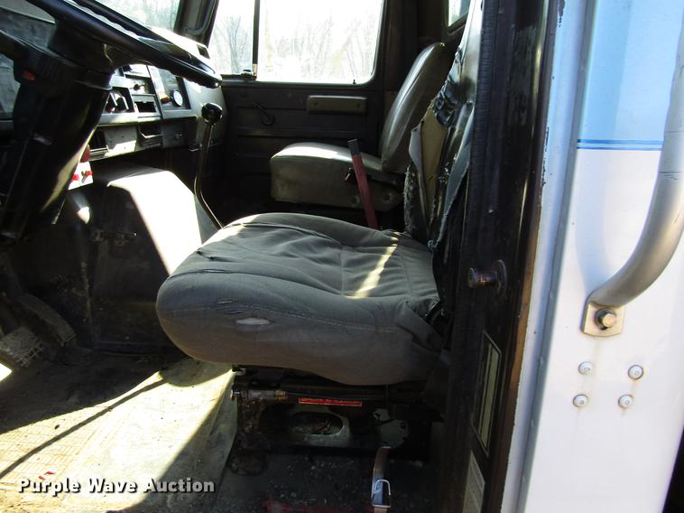 image for item DF3899 1990 International 4900 dump truck