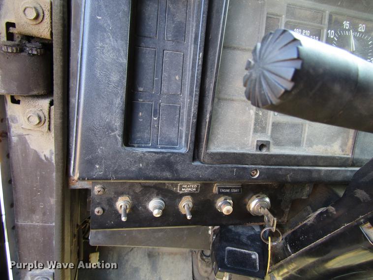 image for item DF3899 1990 International 4900 dump truck