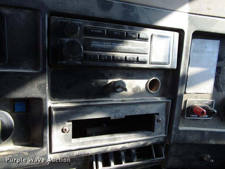 image for item DF3899 1990 International 4900 dump truck