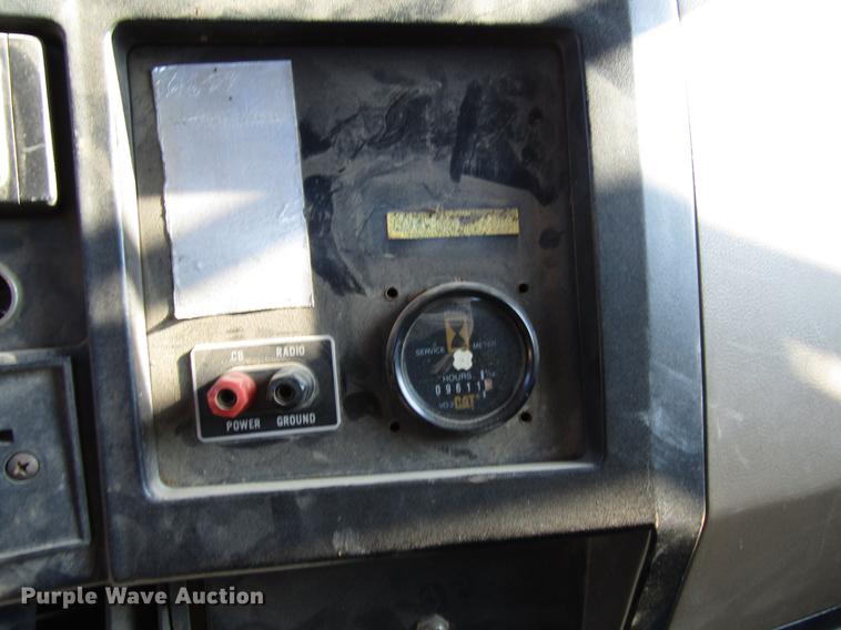 image for item DF3899 1990 International 4900 dump truck