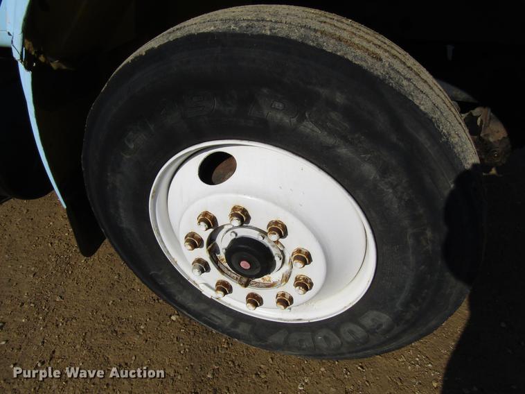 image for item DF3899 1990 International 4900 dump truck