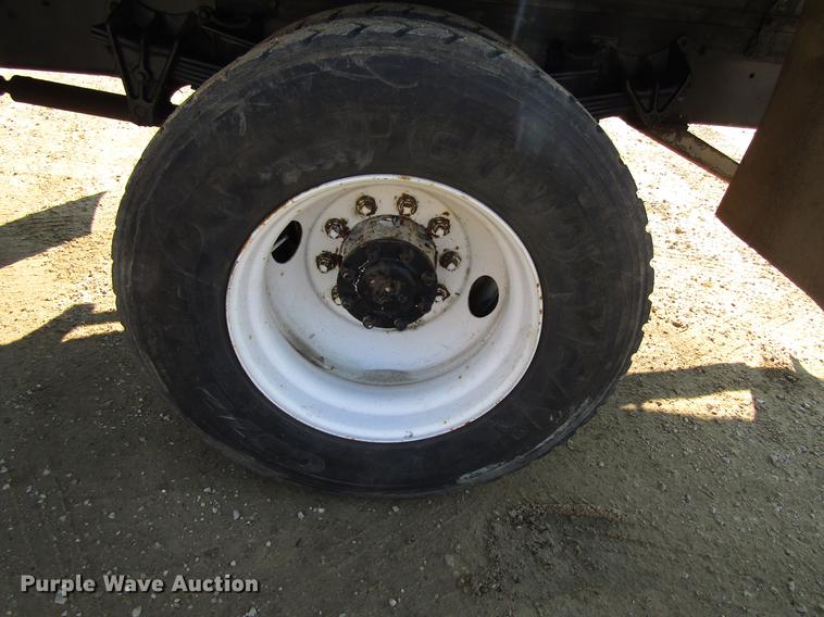 image for item DF3899 1990 International 4900 dump truck