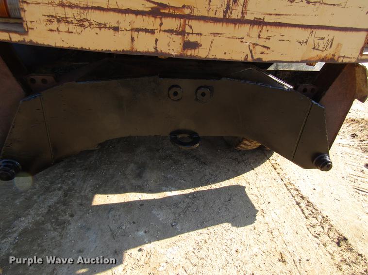 image for item DF3901 1993 John Deere 595D rubber tire excavator