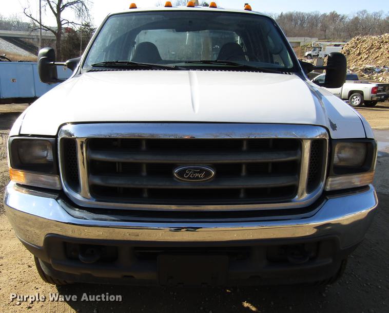 image for item DF3902 2004 Ford F550 Super Duty Crew Cab utility truck